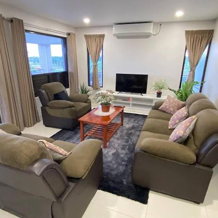 Lovely 4-Bedroom Holiday Home With Free Parking. Лаутока Экстерьер фото