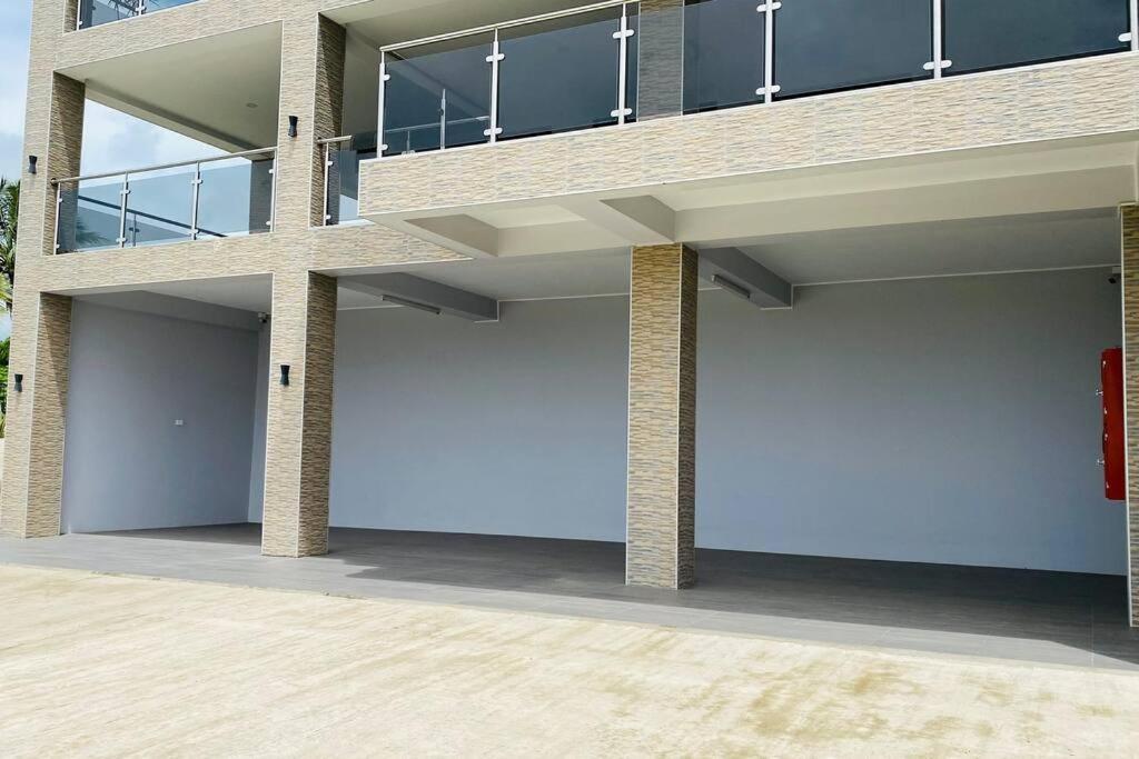 Lovely 4-Bedroom Holiday Home With Free Parking. Лаутока Экстерьер фото