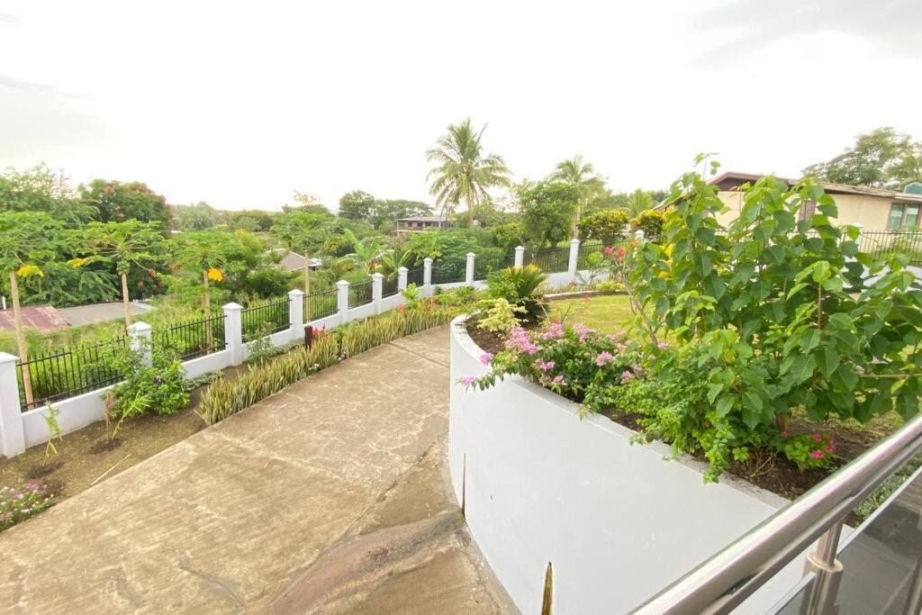 Lovely 4-Bedroom Holiday Home With Free Parking. Лаутока Экстерьер фото